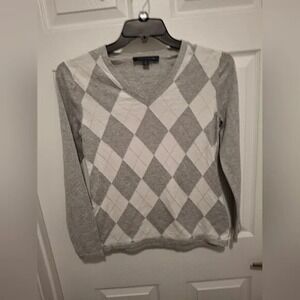 3/$15 Tommy Hilfiger Medium Gray‎ Argyle Pattern V Neck Sweater